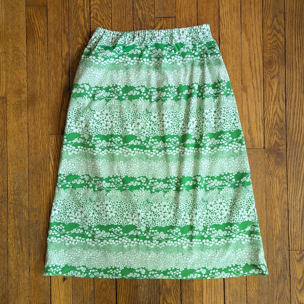 Vintage 70's Retro Green & White Floral Mid Length Skirt